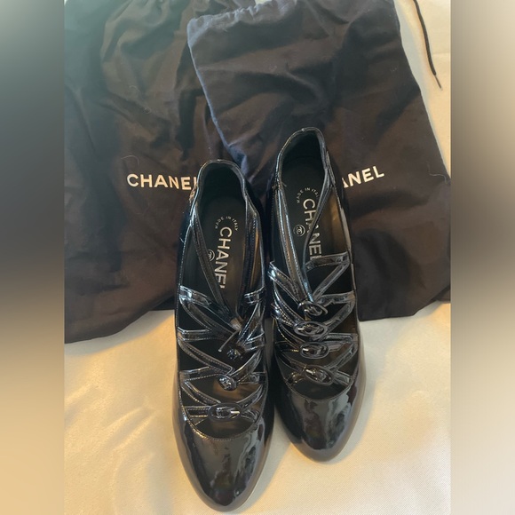 CHANEL PATENT LEATHER WEDGE SHOES - Picture 12 of 12